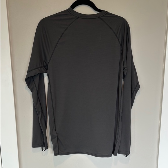 Patagonia Gray Lightweight Capilene Baselayer Top Medium - Picture 3 of 3